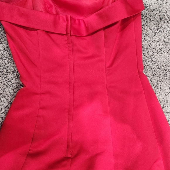 Red Roberta Sleevless Dress - Picture 4 of 6